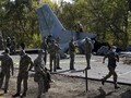 FOTO: Puing Tragedi Pesawat Latihan Militer Jatuh di Ukraina
