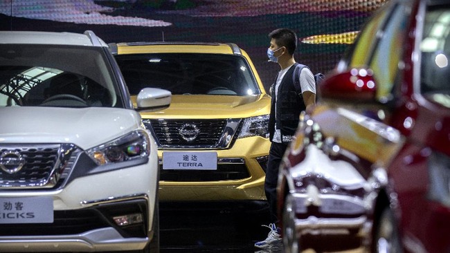Kemenperin mengusulkan keringanan pajak daerah untuk sektor otomotif selain pajak nol persen untuk mobil baru.