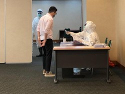 50% Karyawan Bank Permata Masih Tetap Ngantor