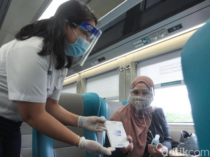 Bunda, Ini Tips Bepergian Aman Pakai Kereta Api Saat Long Weekend
