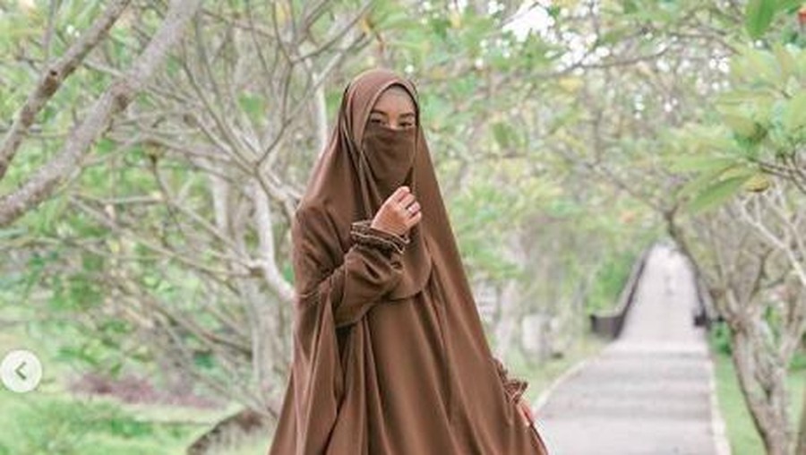 dinda hauw bicara soal hijrah