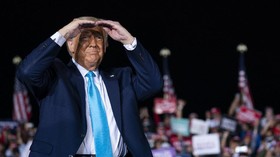 Trump Tuding Biden Gunakan Obat-obatan dan Pakai Earpiece