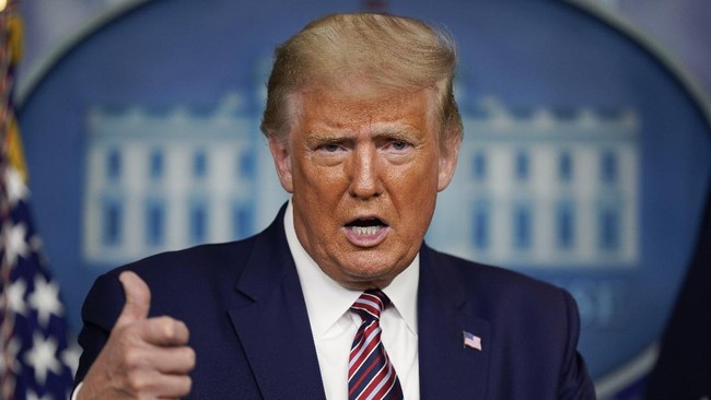 Gedung Putih menyatakan tetap tidak mewajibkan masker, setelah Presiden AS, Donald Trump, positif Covid-19.