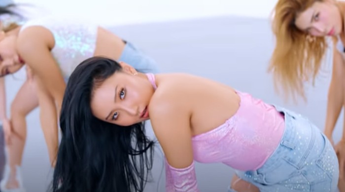 5 Rekomendasi Lagu Hwasa MAMAMOO, Cocok untuk Temani Me Time