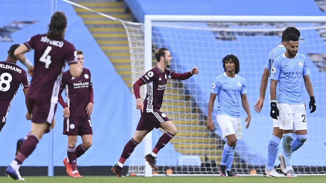 Klasemen Liga Inggris mengalami perubahan setelah Leicester City menghancurkan Manchester City dengan skor 5-2 di Stadion Etihad.