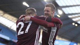 Liverpool Krisis Bek, Vardy Bisa Makin Ganas
