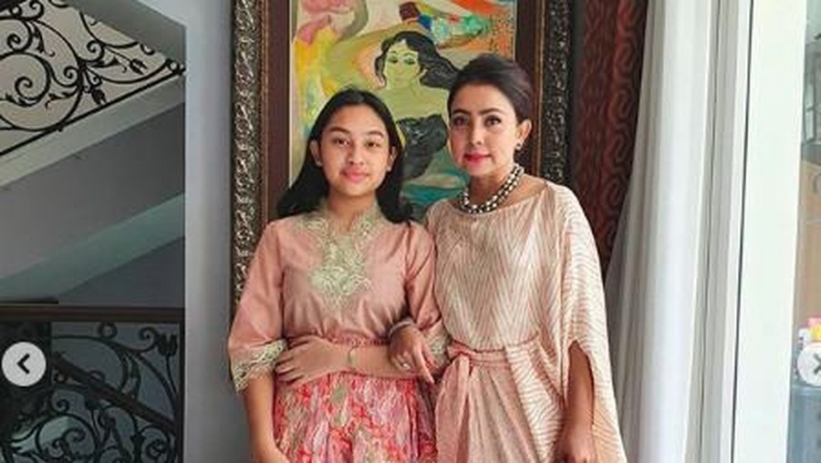 potret Mayangsari