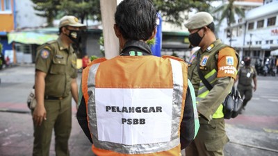 Pol PP Tindak 26 Ribu Pelanggaran Masker Selama PSBB DKI