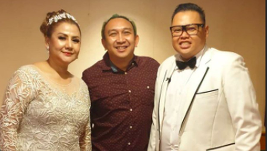 Reza Bukan dan istri di hari pernikahan
