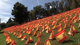 VIDEO: Ribuan Bendera Dikibarkan Hormati Penderita Tewas