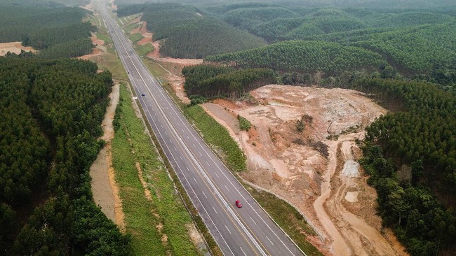 Pihak pengelola menyebut banyak warga ditilang karena melangar batas kecepatan 80 Km/jam di tol Pekanbaru-Dumai (Permai), yang merupakan tol pertama di Riau.