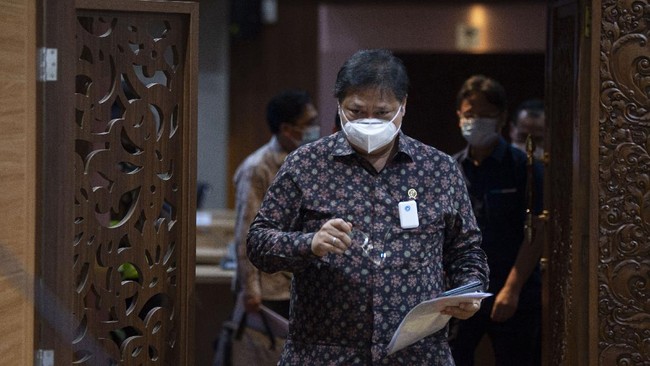 Wali Kota Banjarmasin Ibnu Sina memprotes keputusan pemerintah pusat yang memperpanjang PPKM Level 4 pada 5-18 Oktober.