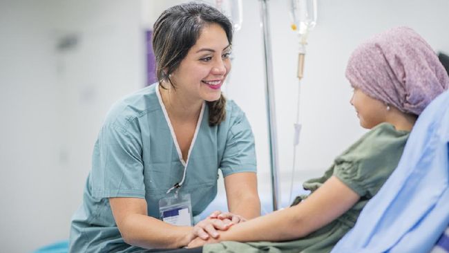 Hari Perawat Internasional atau International Nurse Day dirayakan hari ini, tepatnya 12 Mei 2022 di seluruh dunia.