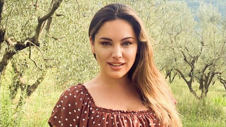 Kelly Brook