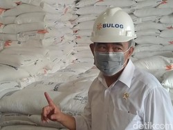 Menko PMK Cek Beras Bansos: Ada Kekurangan Dikit, Nanti Diperbaiki