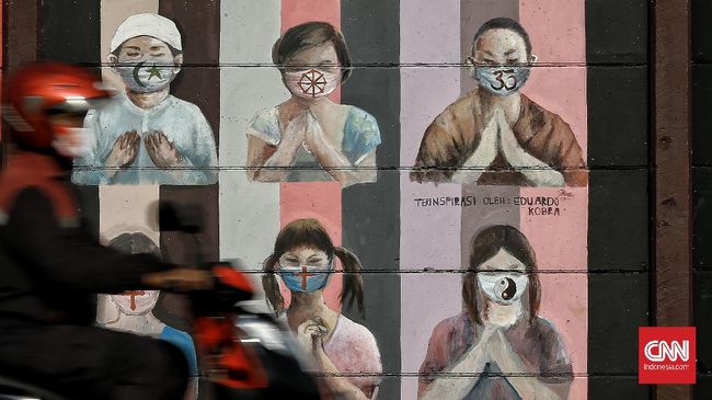 Pecah Rekor Harian 5.828 Kasus, Total Positif Corona 522.581 Kasus harian infeksi virus corona bertambah 5.828 orang, dengan begitu jumlah kasus di Indonesia mencapai 522.581 orang positif Covid-19.