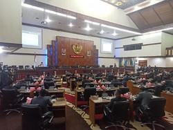 Rapat Paripurna Hak Interpelasi, DPRA Tolak Jawaban Plt Gubernur Aceh