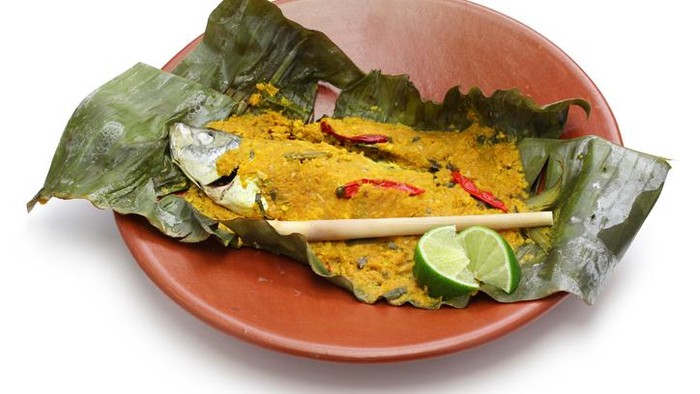 5 Tempat Makan Pepes Ikan dan Tahu Berbumbu Tebal