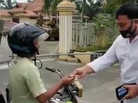 Kena Operasi Yustisi, Tukang Becak Ini Malah Dibelikan Masker oleh Polisi