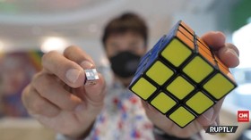 VIDEO: Rubik Terkecil di Dunia Dibanderol Rp28 Jutaan