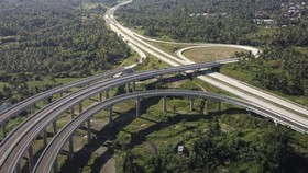 Jokowi Resmikan Tol Manado-Bitung Ruas Manado-Donowudu