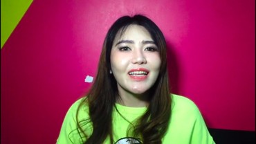 img-title Via Vallen Tak Terima Pembakar Mobilnya Disebut Sebagai Penggemar