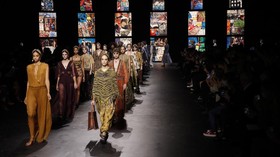 Dior, Katedral, dan Pesona Magis Puisi Visual