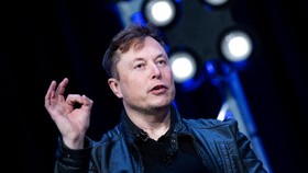Elon Musk Sindir Bezos Soal Gugatan Proyek SpaceX-NASA