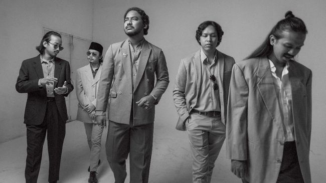 .Feast sukses bikin panggung Special Shows Allo Bank Festival memanas pada pelaksanaan hari ketiga, Minggu (22/5).