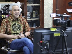 Dipersilakan Nyapres Tanpa PDIP, Maukah Ganjar?