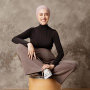 Inspirasi Gaya Aghnia Punjabi, Tetap Stylish dengan Perut Besar