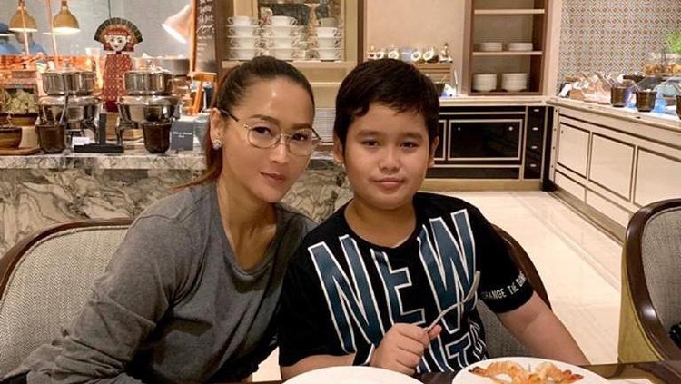 Inul Daratista Inul Daratista dan putranya Ivan