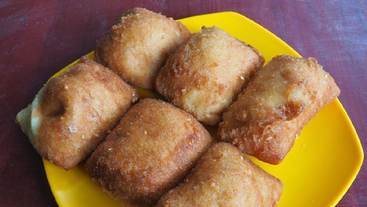Odading, a traditional cake from Bandung, Indonesia. Made from wheat flour.