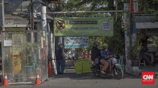 Positivity rate harian Covid-19 Indonesia per Senin (11/1) tercatat 31,1 persen atau enam kali lipat lebih dari ambang batas yang ditetapkan WHO yakni 5 persen.