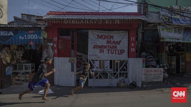 FOTO: Mini Lockdown untuk Menahan Laju Penularan Covid