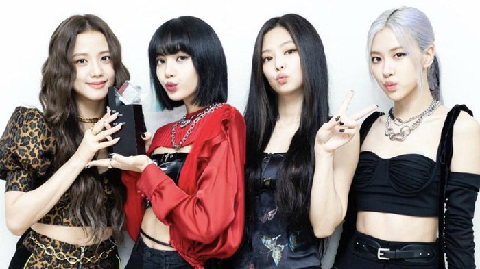 Penampilan BLACKPINK dengan Rambut Pendek, Makin Stunning!