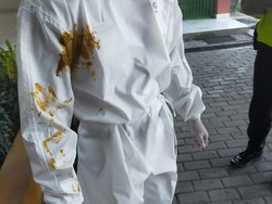 Kronologi Satgas COVID-19 di Surabaya Dilumuri Kotoran Oleh Istri Pasien