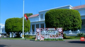 VIDEO: Istana Kibarkan Bendera Setengah Tiang