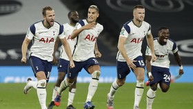 FOTO: Tottenham Singkirkan Chelsea Lewat Adu Penalti