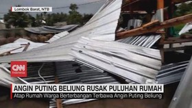 VIDEO: Angin Puting Beliung Rusak Puluhan Rumah