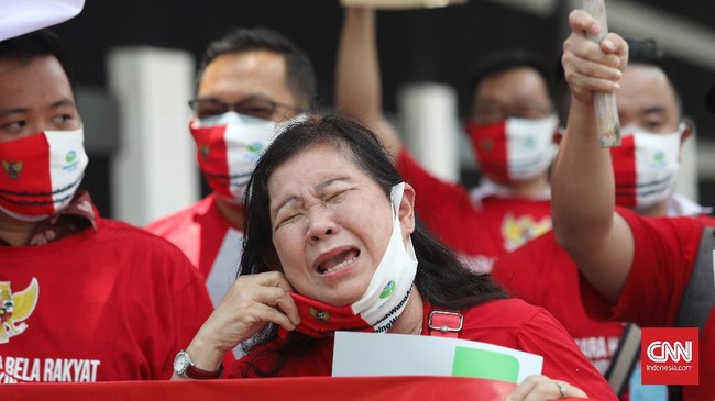 Pengamat menyebut pernyataan Jokowi soal tangis korban Indosurya, Wanaartha cs merupakan lampu kuning bagi OJK untuk memperbaiki diri dan kinerja.