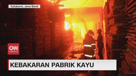 VIDEO: Kebakaran Pabrik Kayu di Sukabumi