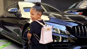 Tas Sekolah Mewah Putri Kylie Jenner  Bikin Mental Misqueen Menjerit