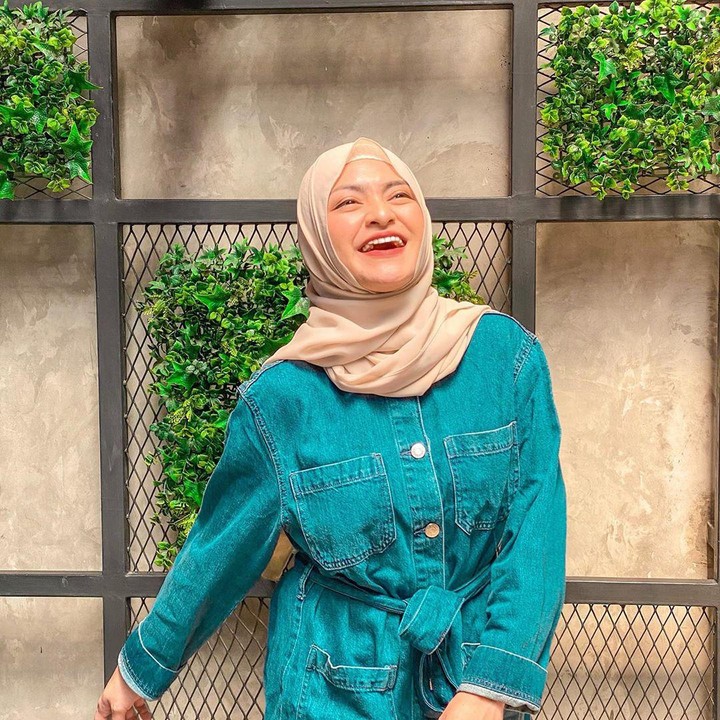 <p>Bahkan, di Instagram Nathalie Holscher hanya berisi foto dirinya yang sudah berhijab. (Foto: Instagram @nathalieholscher)</p>