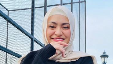 img-title Disebut Tak Akur, Nathalie Holscher dan Astrid Kuya Akhirnya Tampil Bersama