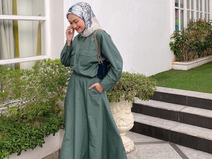 7 Potret Inspirasi Baju Ibu Menyusui ala Selebriti untuk ke Kantor