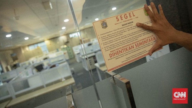 Pemerintah Provinsi DKI Jakarta menutup sementara 1.539 perkantoran karena melanggar aturan PPKM. Berikut bentuk pelanggarannya.