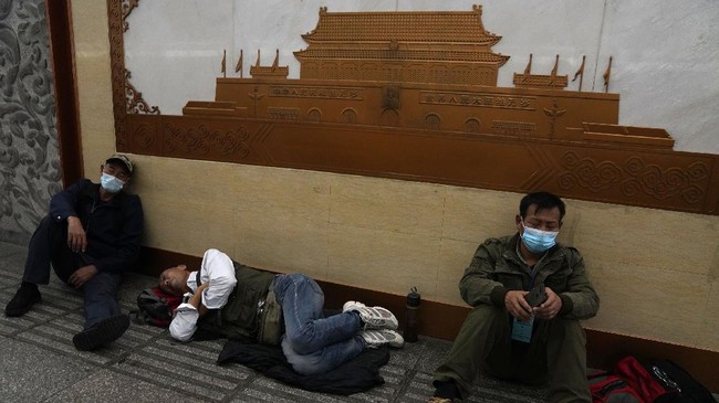 FOTO: Kerumunan Ratusan Juta Orang di Libur Panjang China