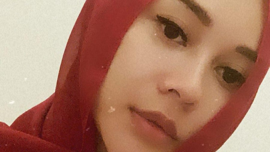  Aura  Kasih  Dipuji Cantik Berhijab Netizen Doakan Istikamah