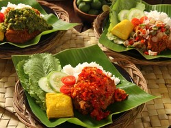 Perbedaan Jawaban Tentang Kasta Ayam Geprek Ini Berhasil Bikin Ngakak